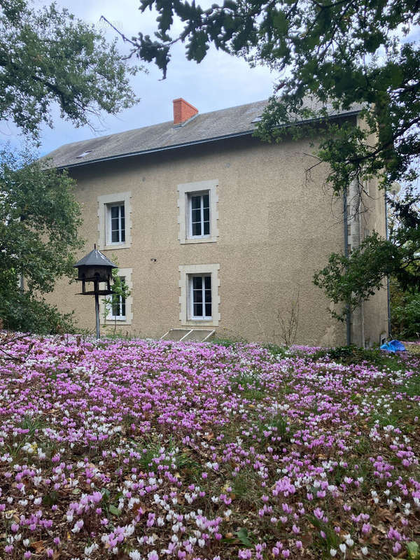 Maison à LATILLE