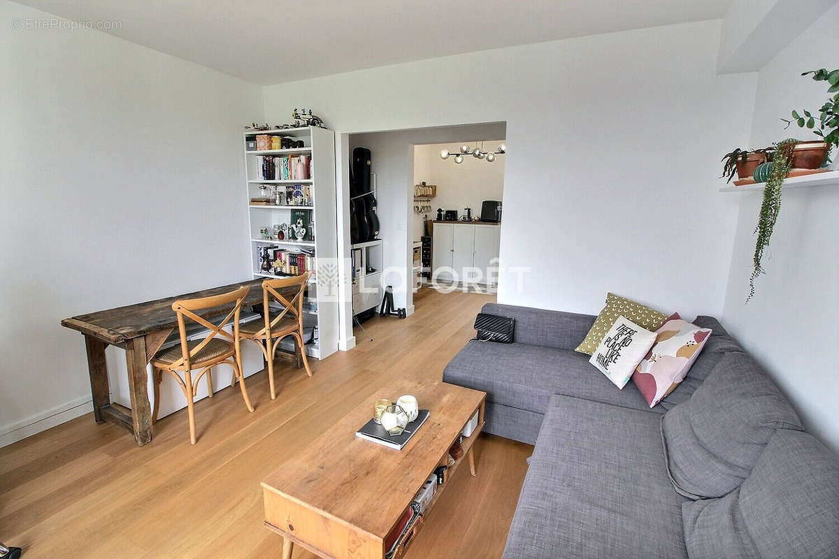 Appartement à COURBEVOIE