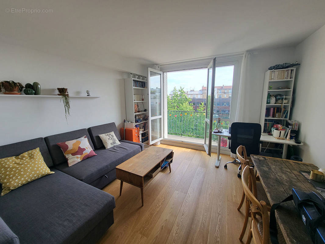 Appartement à COURBEVOIE