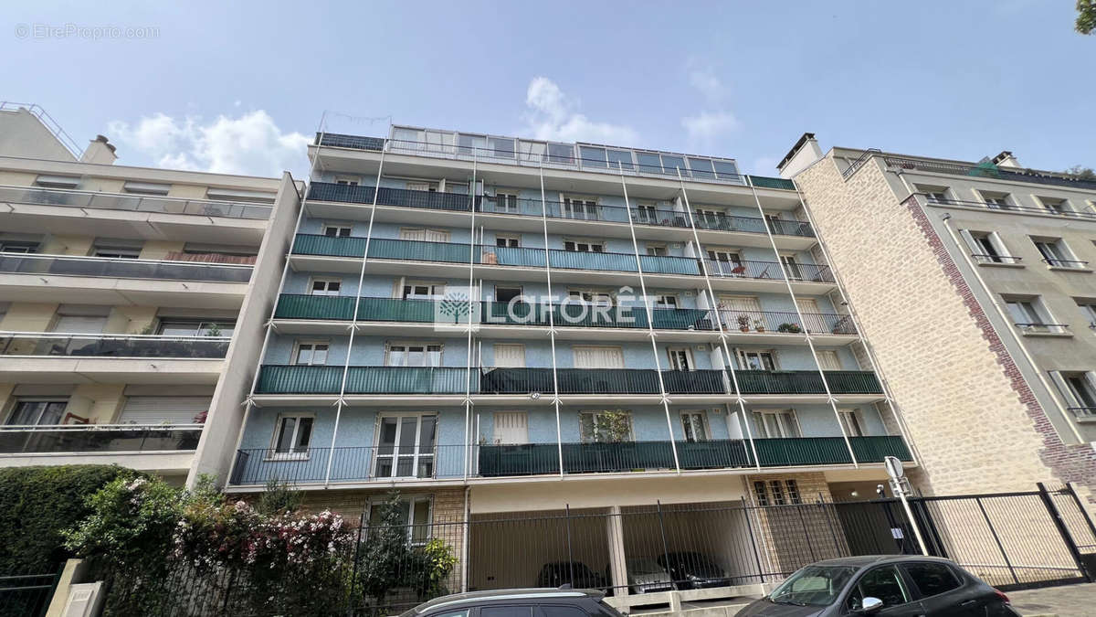 Appartement à COURBEVOIE