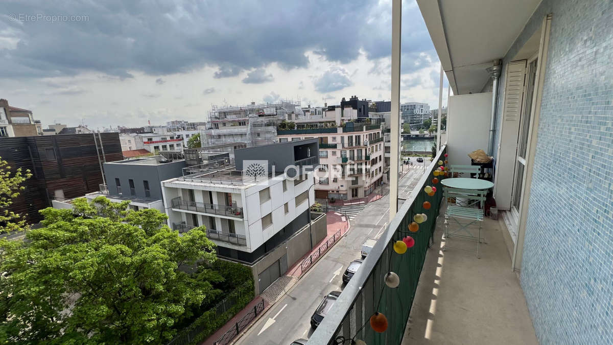 Appartement à COURBEVOIE