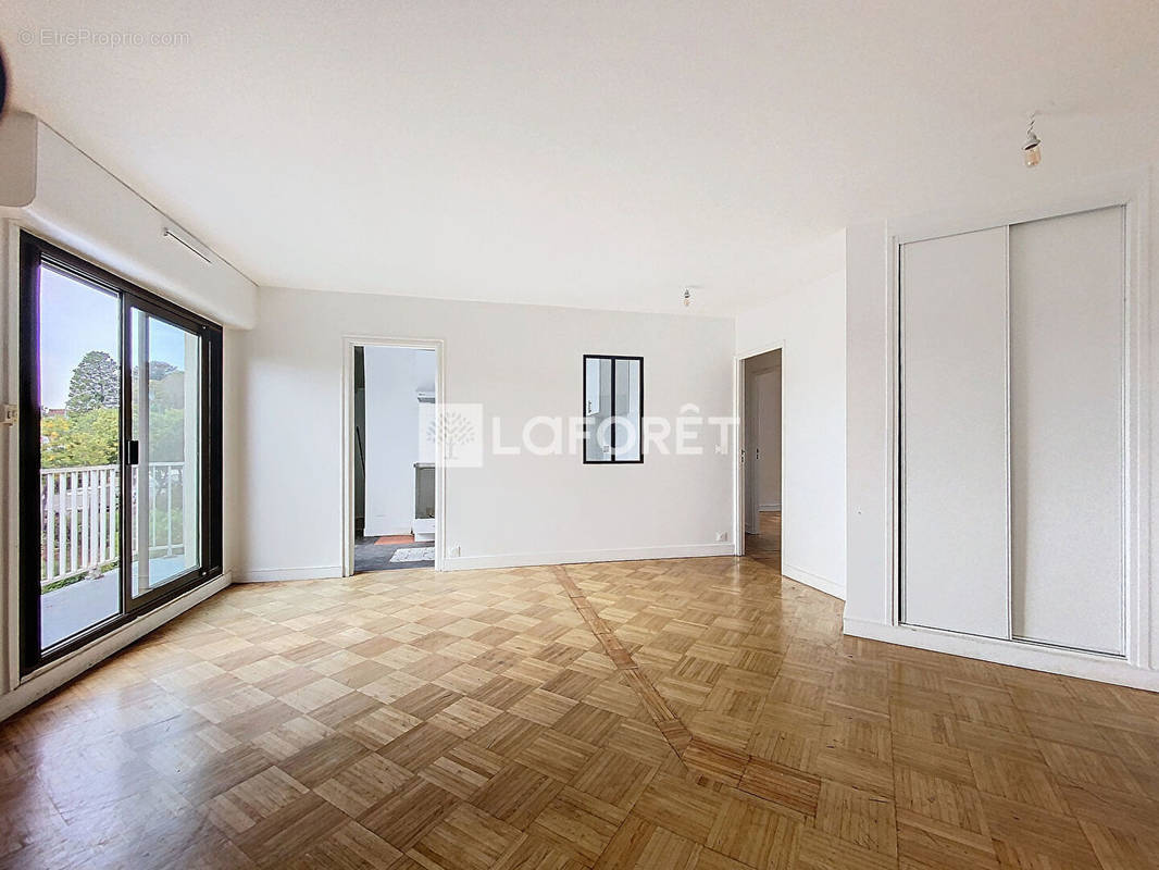 Appartement à VERNEUIL-SUR-SEINE