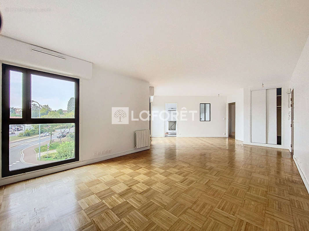 Appartement à VERNEUIL-SUR-SEINE