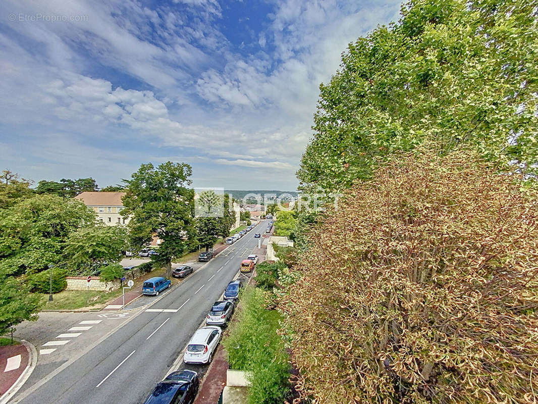 Appartement à VERNEUIL-SUR-SEINE