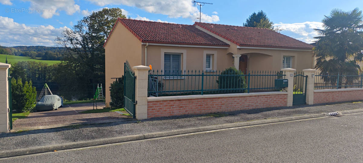 Maison à LE PALAIS-SUR-VIENNE