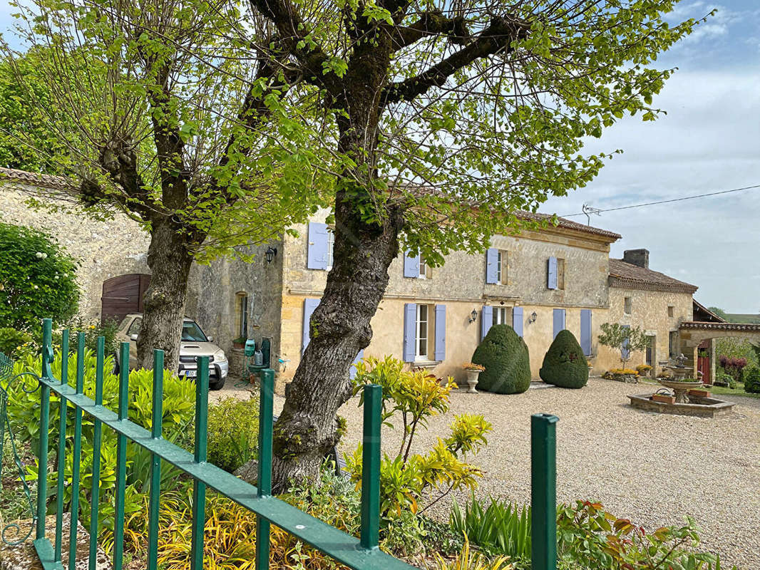 Maison à SAINT-EMILION