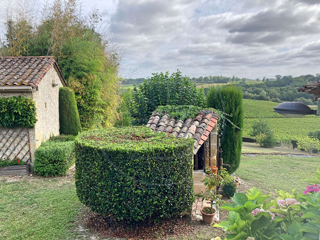 Maison à SAINT-EMILION