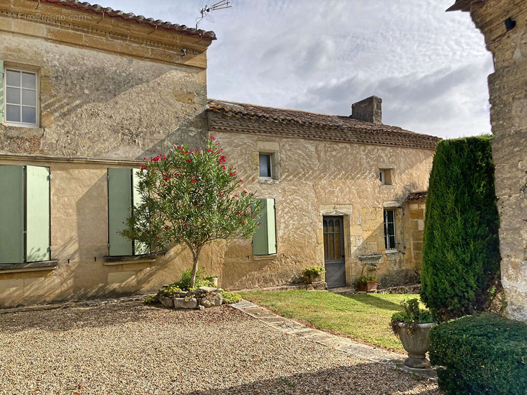 Maison à SAINT-EMILION