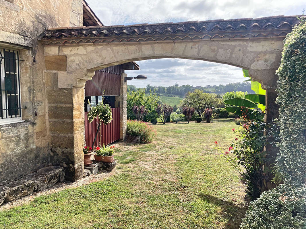 Maison à SAINT-EMILION