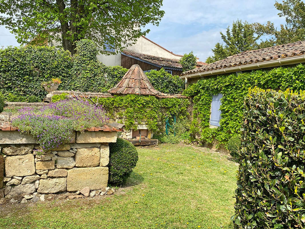 Maison à SAINT-EMILION