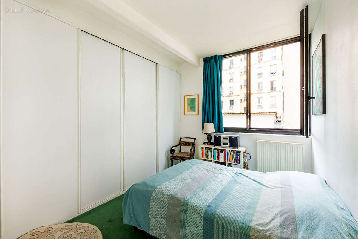 Appartement à PARIS-14E