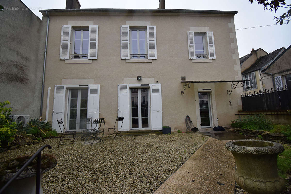 Maison à LA CHARITE-SUR-LOIRE