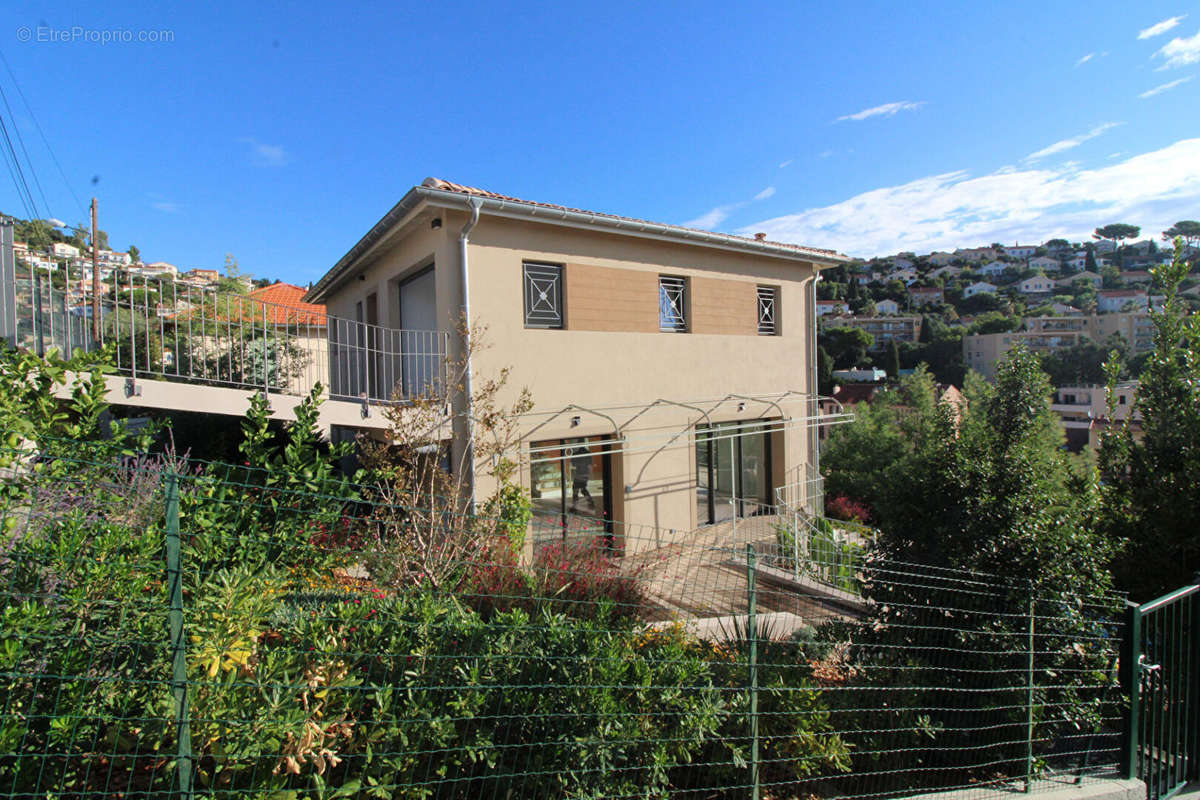 Maison à HYERES