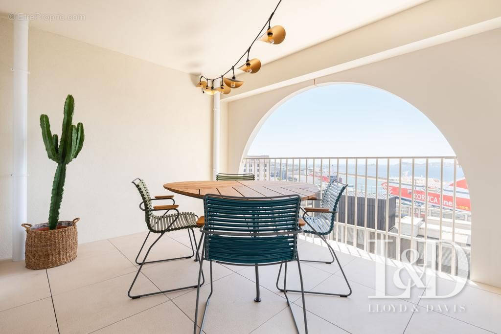 Appartement à MARSEILLE-2E