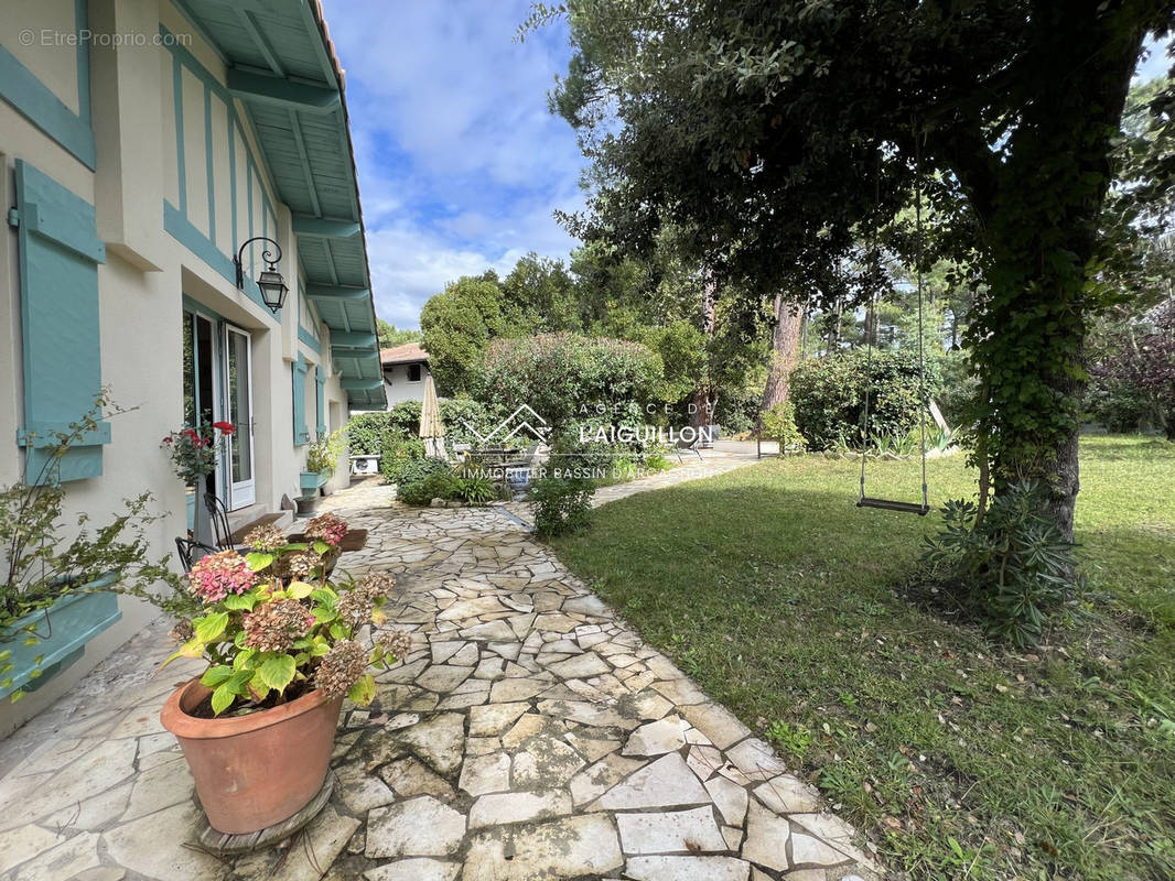 Maison à LE BOUSCAT