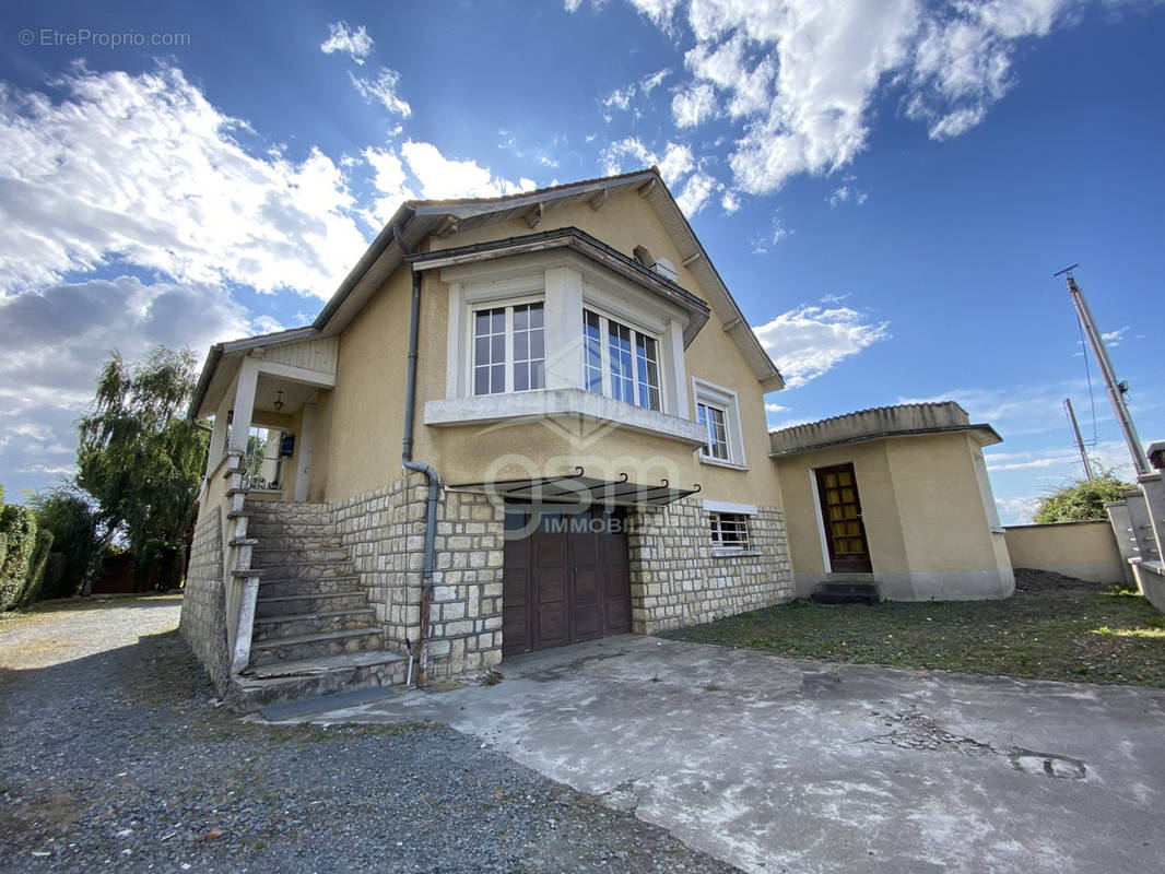 Maison à POUZAY