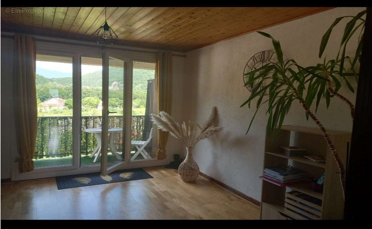 Appartement à VIZILLE