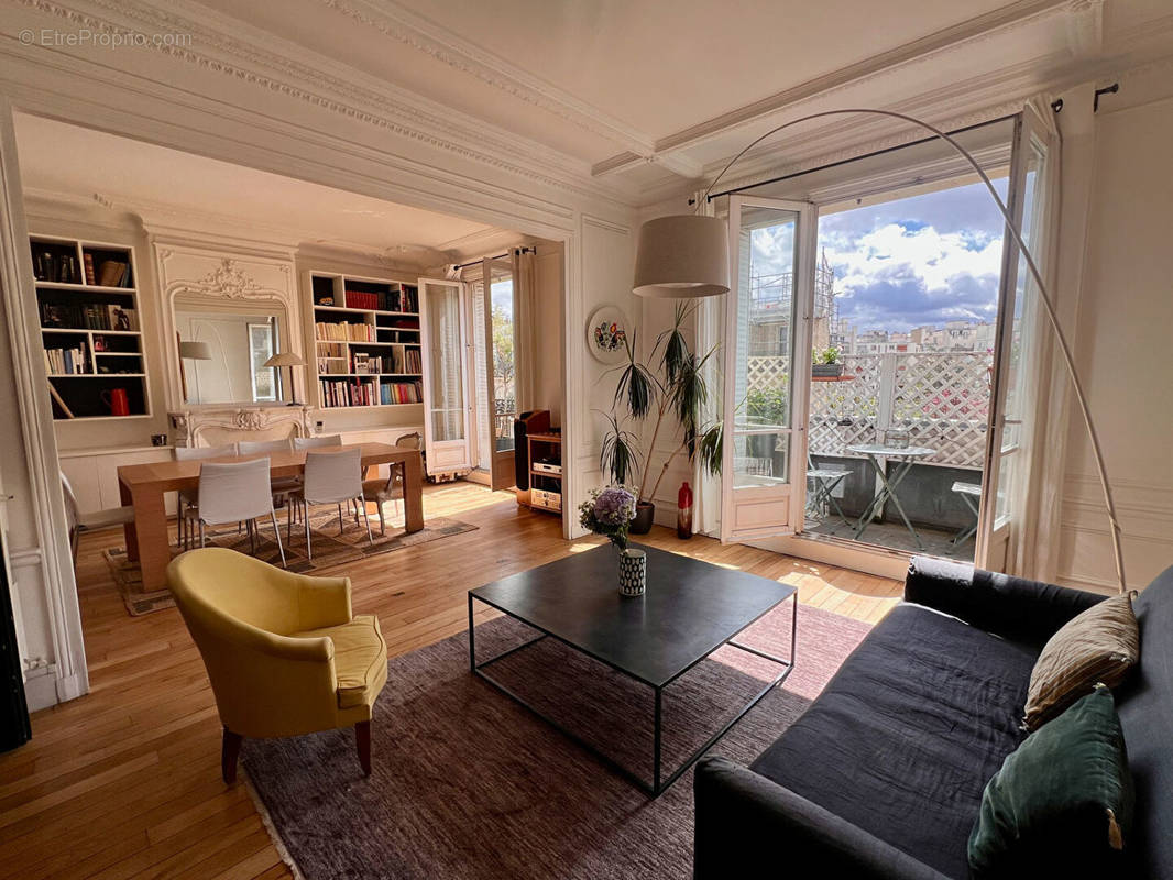 Appartement à PARIS-16E