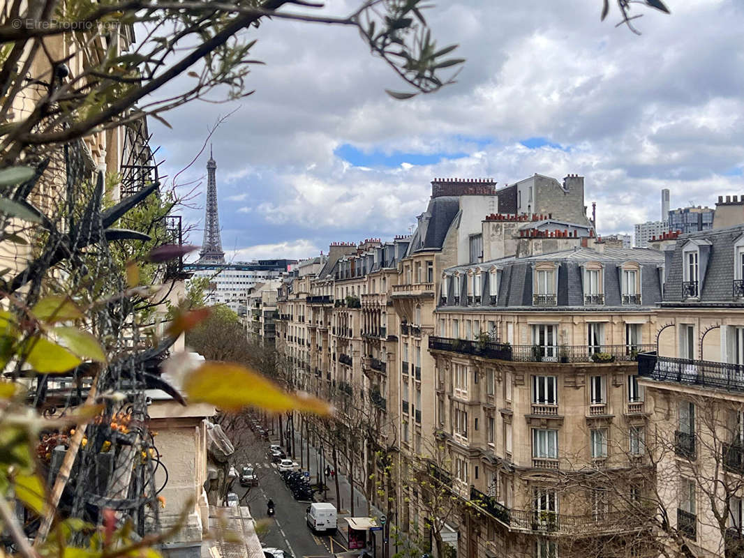 Appartement à PARIS-16E