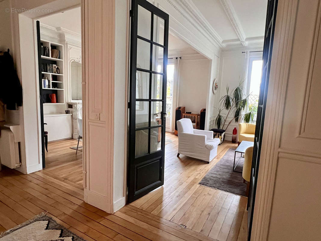 Appartement à PARIS-16E