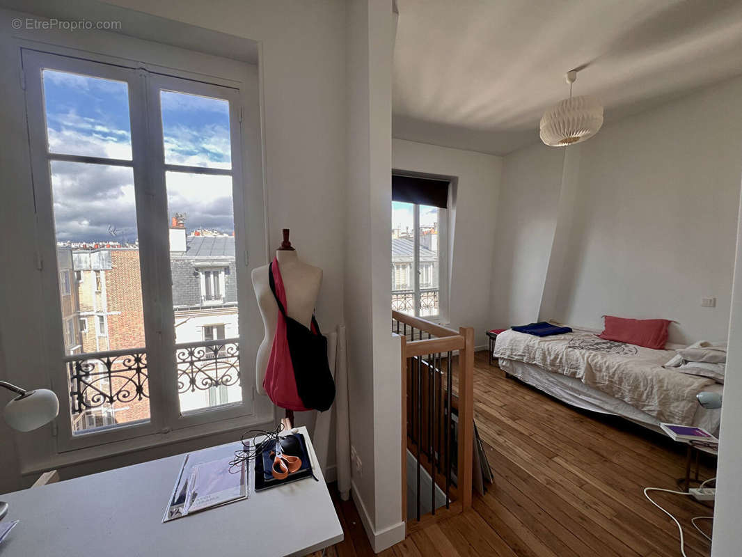 Appartement à PARIS-16E