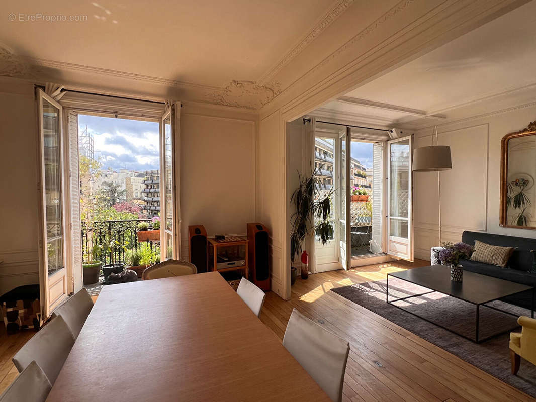 Appartement à PARIS-16E