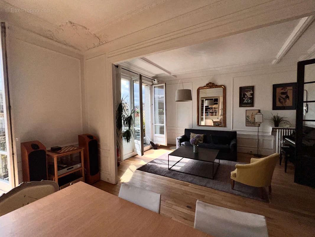 Appartement à PARIS-16E