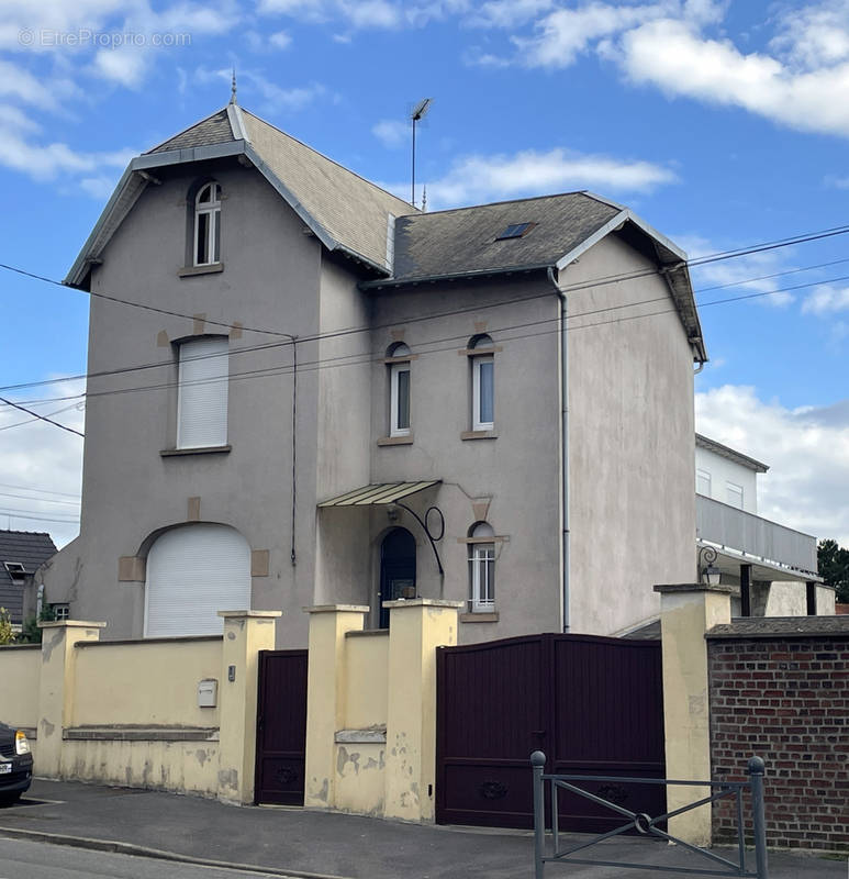 Maison à SAINT-QUENTIN