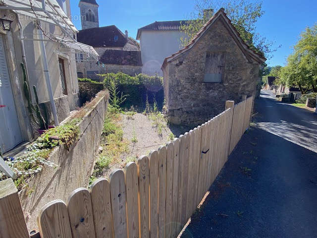 Maison à MAYRINHAC-LENTOUR