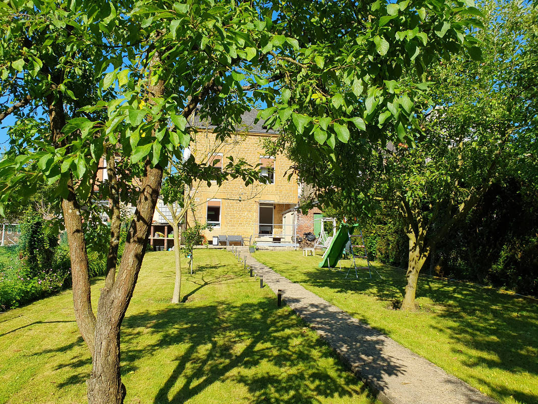 Maison à CHARLEVILLE-MEZIERES