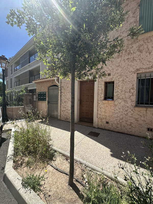 Appartement à PUGET-SUR-ARGENS