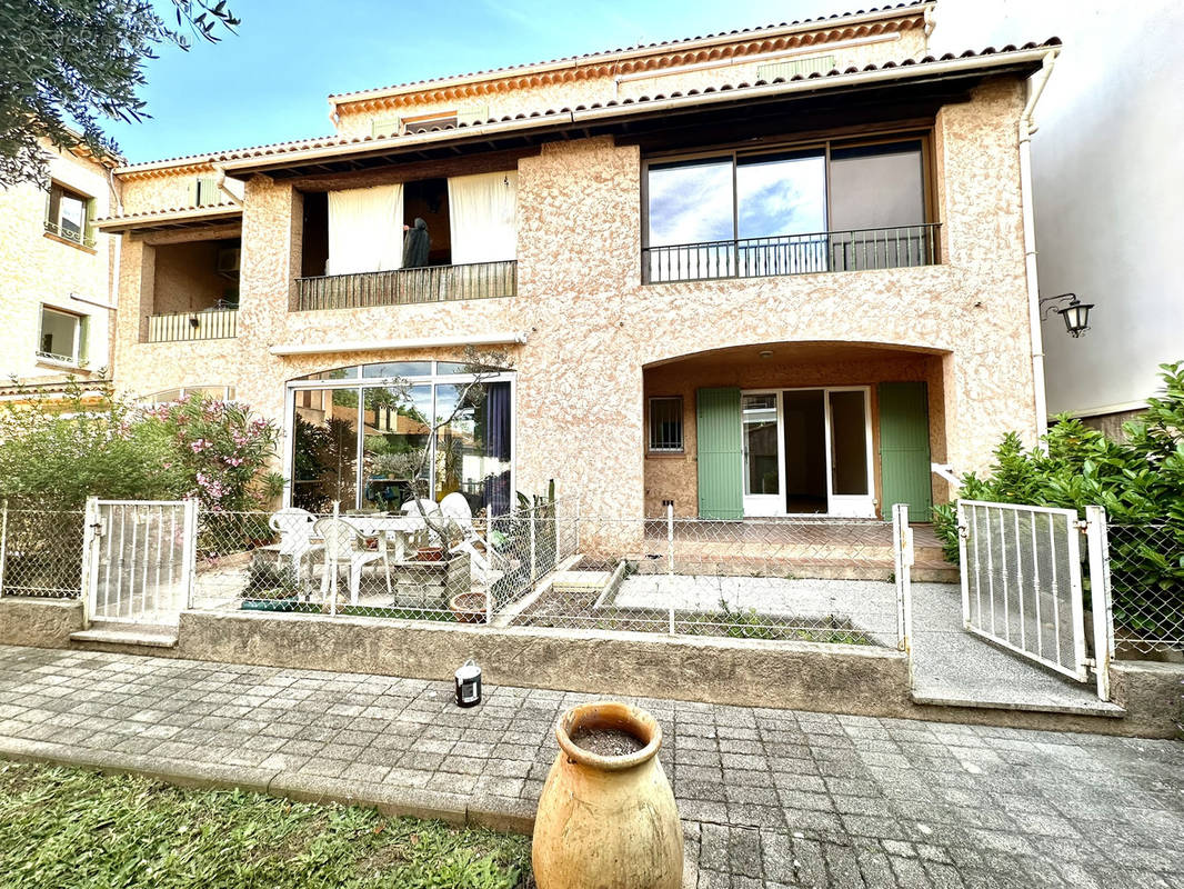 Appartement à PUGET-SUR-ARGENS