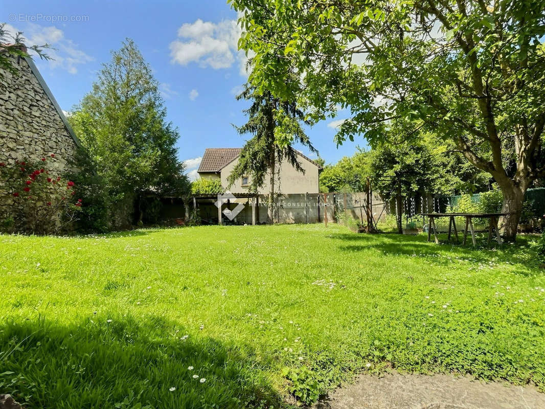 Maison à THORIGNY-SUR-MARNE