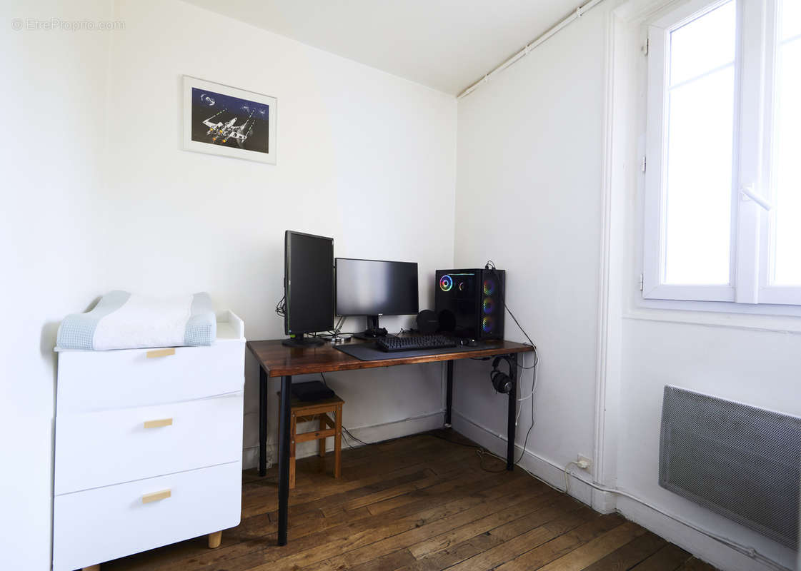 Appartement à COURBEVOIE