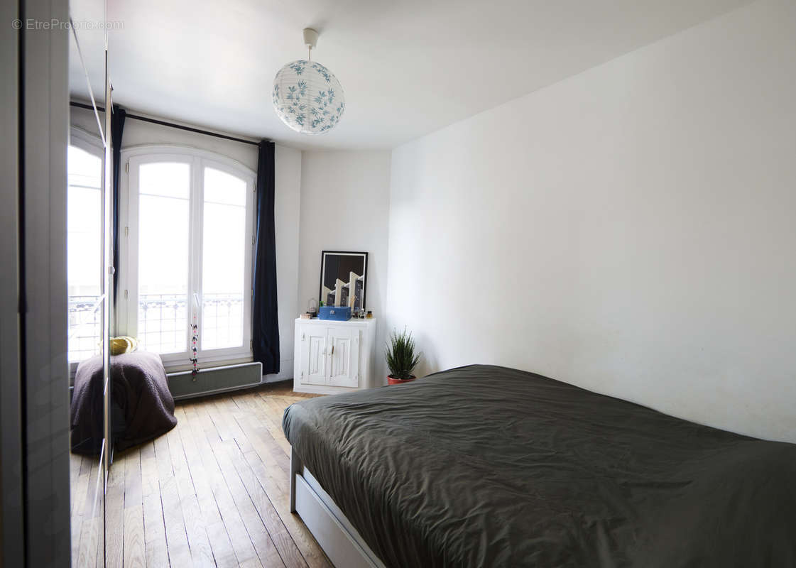 Appartement à COURBEVOIE