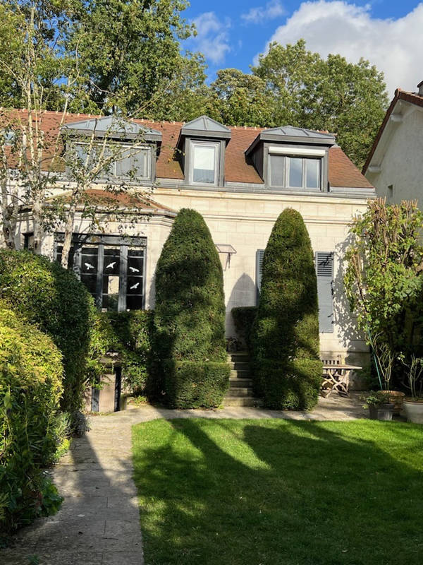 Maison à MARNES-LA-COQUETTE