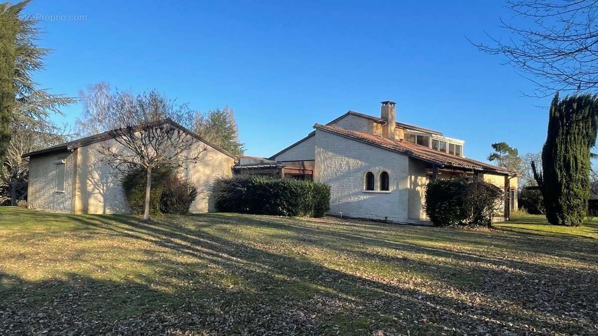 Maison à COULOUNIEIX-CHAMIERS