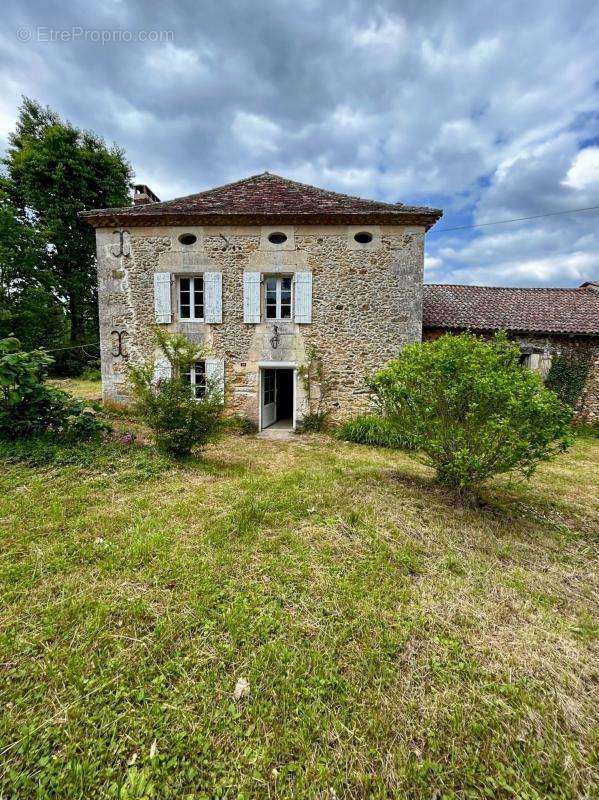 Maison à SAINT-MAIME-DE-PEREYROL