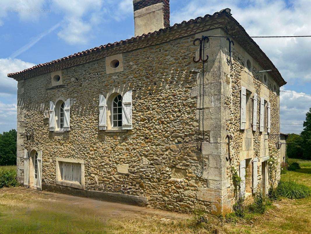 Maison à SAINT-MAIME-DE-PEREYROL