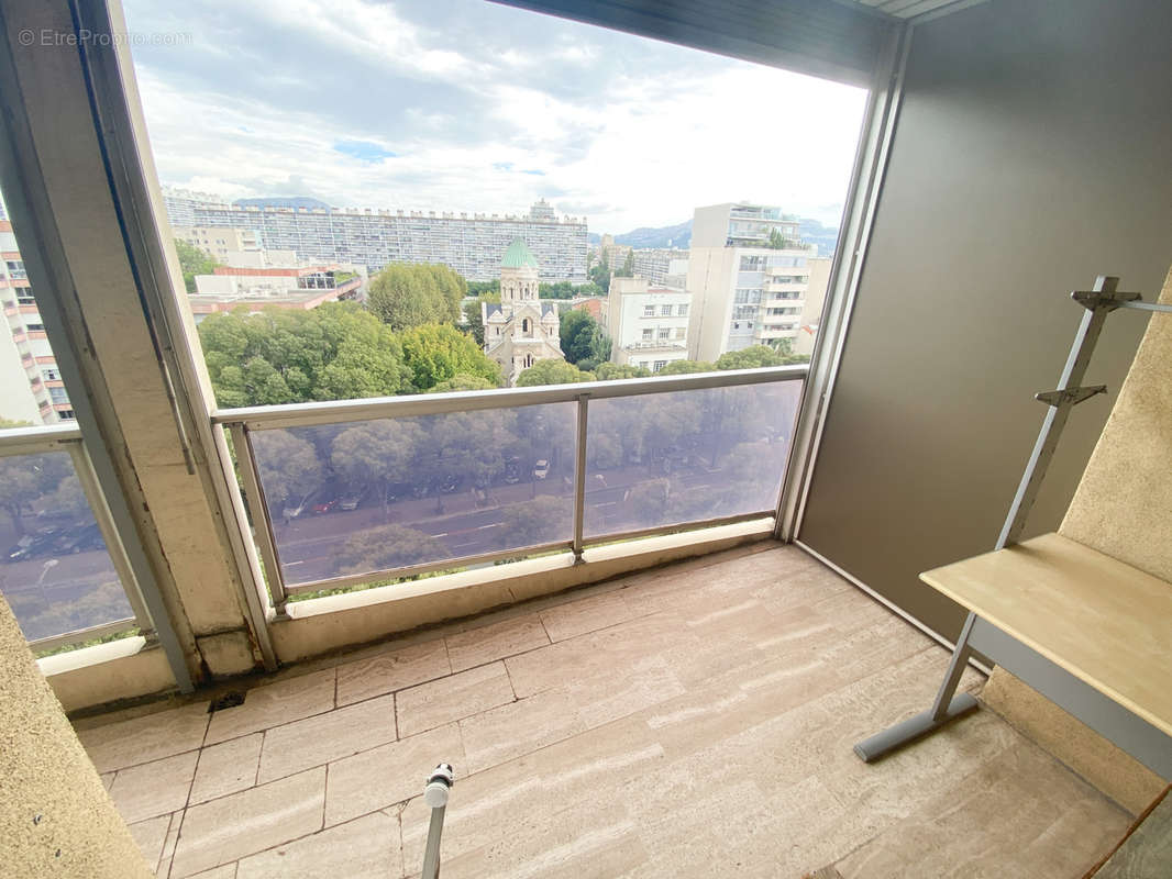 Appartement à MARSEILLE-8E