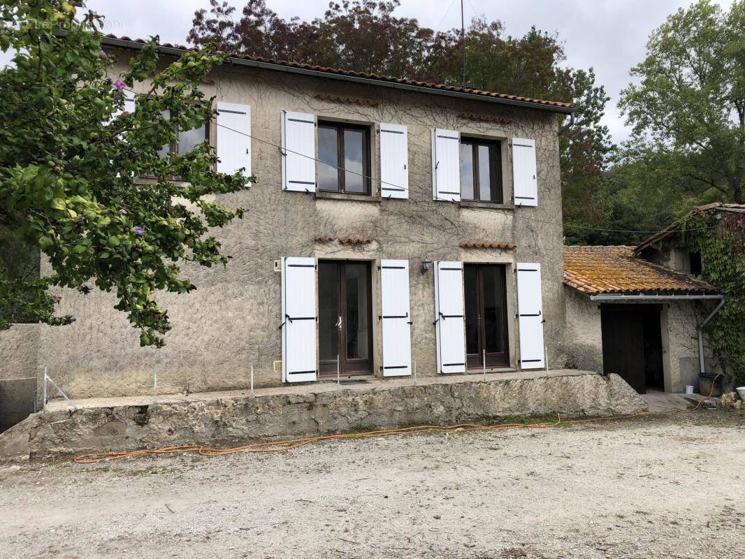 Maison à ASNIERES-SUR-NOUERE