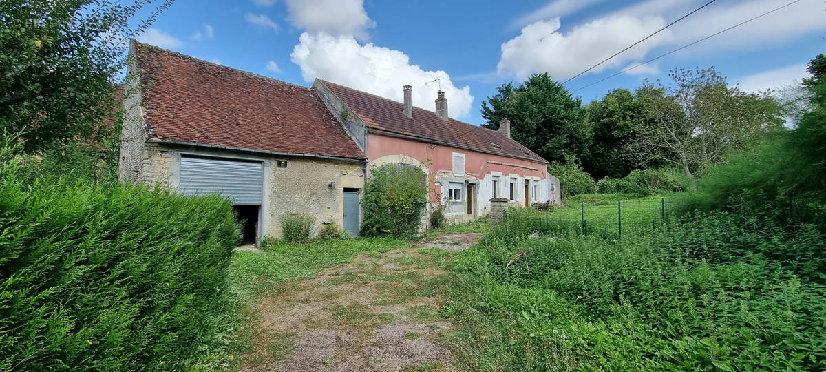 Maison à VARZY