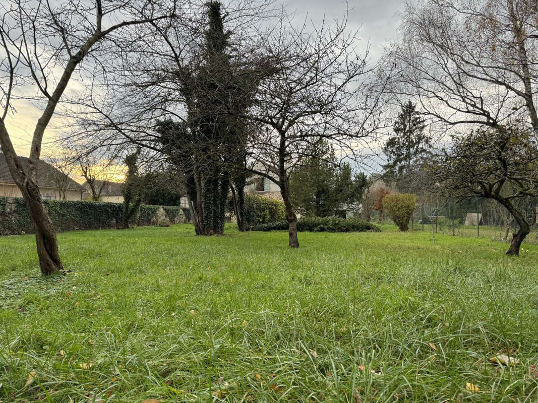 Terrain à CHANGIS-SUR-MARNE