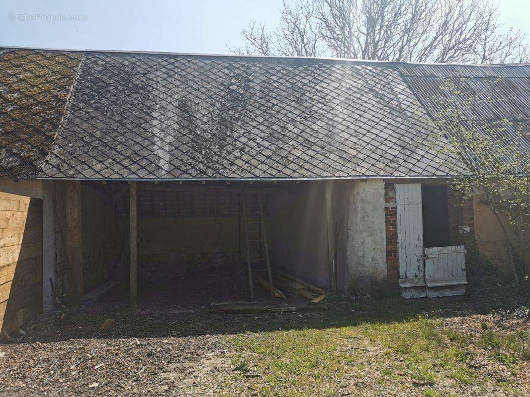 Maison à TREMBLAY-LES-VILLAGES