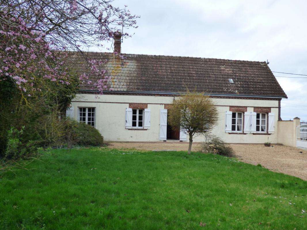 Maison à TREMBLAY-LES-VILLAGES