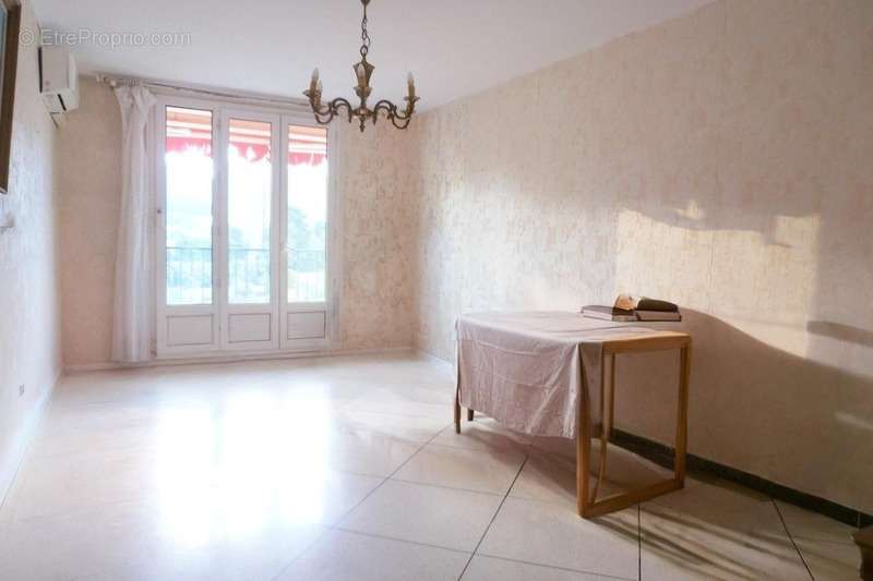 Appartement à MARSEILLE-10E