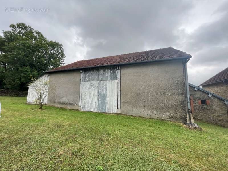 Maison à BUSSIERE-DUNOISE