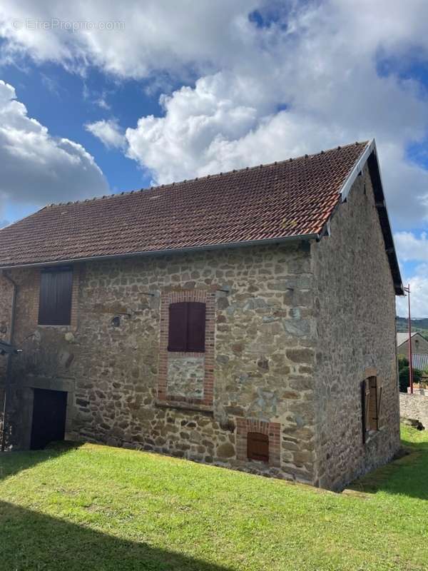 Maison à BUSSIERE-DUNOISE