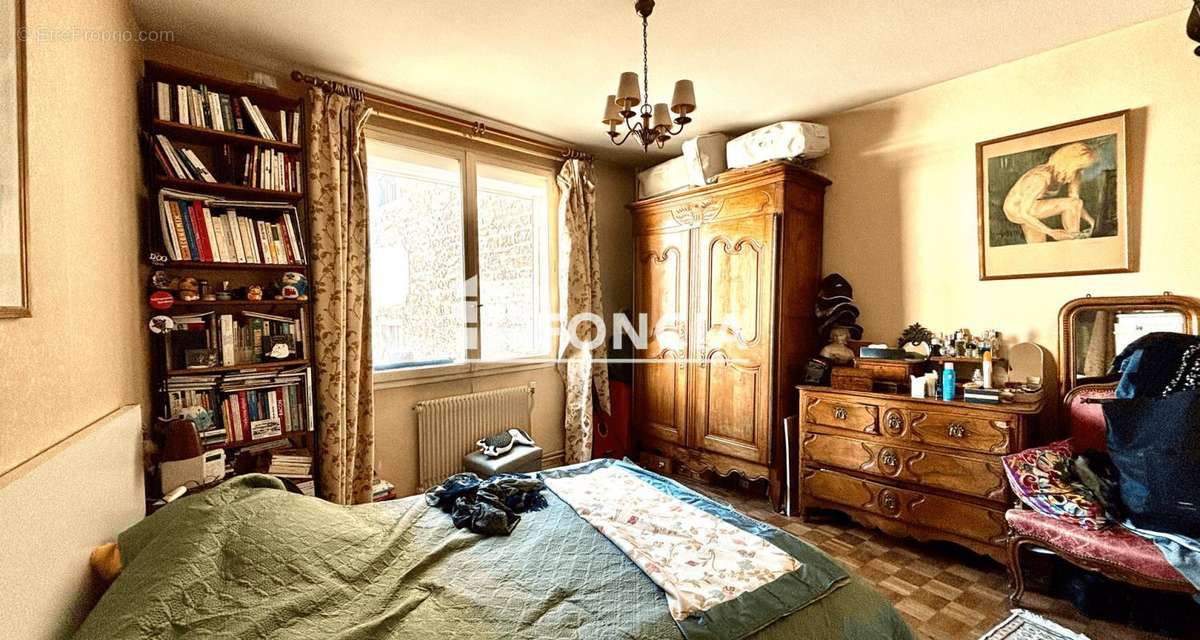 Appartement à PARIS-14E