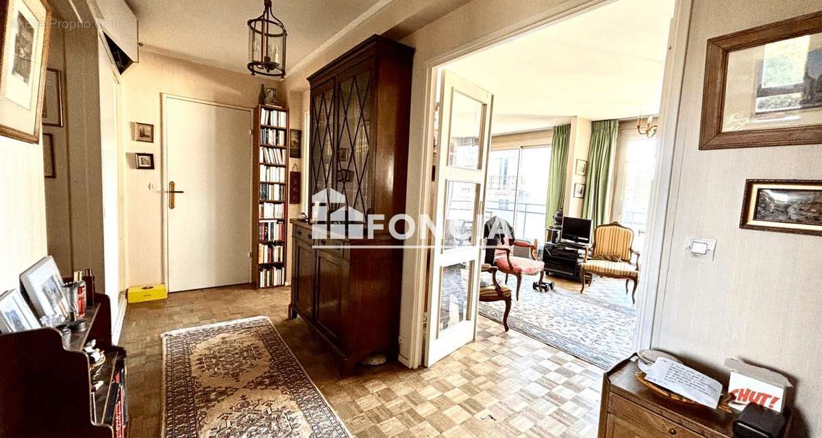 Appartement à PARIS-14E